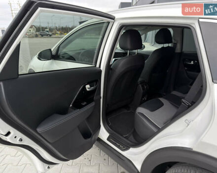Белый Киа Niro, объемом двигателя 0 л и пробегом 39 тыс. км за 23400 $, фото 24 на Automoto.ua