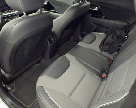 Белый Киа Niro, объемом двигателя 0 л и пробегом 63 тыс. км за 20500 $, фото 30 на Automoto.ua