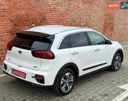 Білий Кіа Niro, об'ємом двигуна 0 л та пробігом 118 тис. км за 20500 $, фото 16 на Automoto.ua