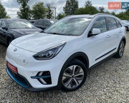 Білий Кіа Niro, об'ємом двигуна 0 л та пробігом 77 тис. км за 21900 $, фото 13 на Automoto.ua