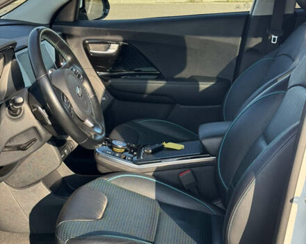 Білий Кіа Niro, об'ємом двигуна 0 л та пробігом 107 тис. км за 20900 $, фото 21 на Automoto.ua