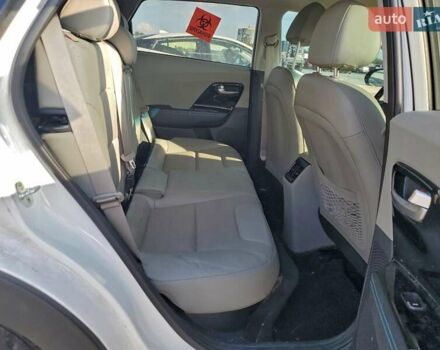 Белый Киа Niro, объемом двигателя 1.6 л и пробегом 58 тыс. км за 4500 $, фото 10 на Automoto.ua