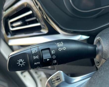 Белый Киа Niro, объемом двигателя 0 л и пробегом 96 тыс. км за 16800 $, фото 48 на Automoto.ua