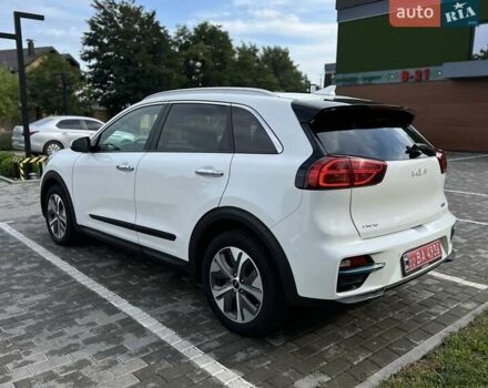 Белый Киа Niro, объемом двигателя 0 л и пробегом 112 тыс. км за 18800 $, фото 5 на Automoto.ua