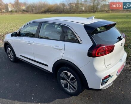 Белый Киа Niro, объемом двигателя 0 л и пробегом 96 тыс. км за 16800 $, фото 24 на Automoto.ua