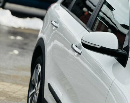 Білий Кіа Niro, об'ємом двигуна 0 л та пробігом 117 тис. км за 19750 $, фото 7 на Automoto.ua