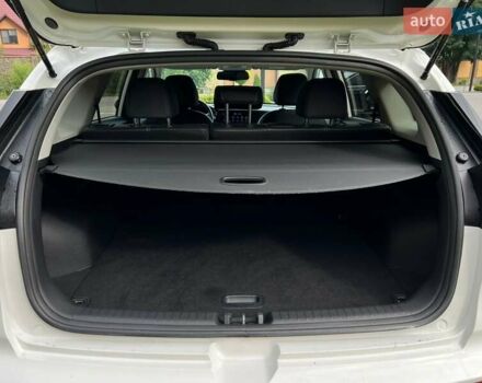 Білий Кіа Niro, об'ємом двигуна 0 л та пробігом 115 тис. км за 17700 $, фото 19 на Automoto.ua