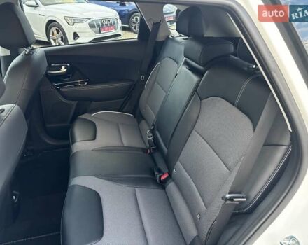 Белый Киа Niro, объемом двигателя 0 л и пробегом 72 тыс. км за 23600 $, фото 34 на Automoto.ua