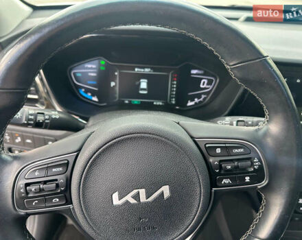 Белый Киа Niro, объемом двигателя 1.6 л и пробегом 40 тыс. км за 25150 $, фото 33 на Automoto.ua
