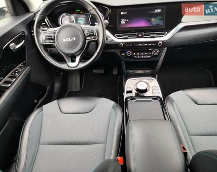 Білий Кіа Niro, об'ємом двигуна 0 л та пробігом 75 тис. км за 19700 $, фото 8 на Automoto.ua