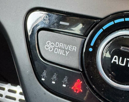 Білий Кіа Niro, об'ємом двигуна 0 л та пробігом 107 тис. км за 20900 $, фото 49 на Automoto.ua