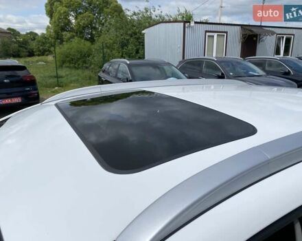 Білий Кіа Niro, об'ємом двигуна 0 л та пробігом 77 тис. км за 21900 $, фото 4 на Automoto.ua