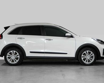 Белый Киа Niro, объемом двигателя 0 л и пробегом 53 тыс. км за 16100 $, фото 1 на Automoto.ua