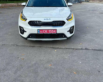 Белый Киа Niro, объемом двигателя 1.6 л и пробегом 40 тыс. км за 25150 $, фото 5 на Automoto.ua