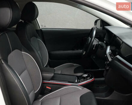 Киа Niro 2021 в Киеве на Automoto.ua Белый Киа Niro, объемом двигателя 0 л и пробегом 52 тыс. км за 18200 $, фото 8 на Automoto.ua