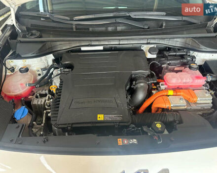 Белый Киа Niro, объемом двигателя 1.6 л и пробегом 40 тыс. км за 25150 $, фото 40 на Automoto.ua