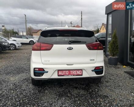 Білий Кіа Niro, об'ємом двигуна 0 л та пробігом 50 тис. км за 17300 $, фото 2 на Automoto.ua