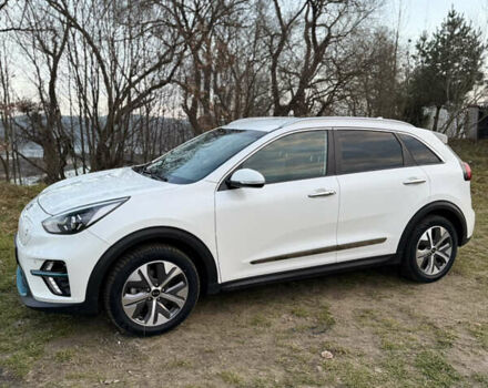 Білий Кіа Niro, об'ємом двигуна 0 л та пробігом 68 тис. км за 21400 $, фото 3 на Automoto.ua