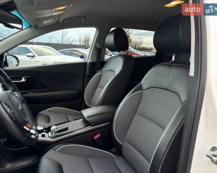 Белый Киа Niro, объемом двигателя 0 л и пробегом 72 тыс. км за 23600 $, фото 38 на Automoto.ua