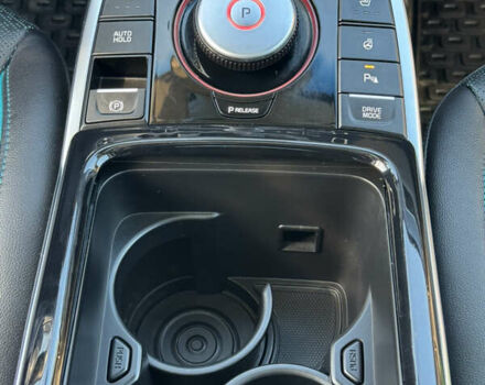 Білий Кіа Niro, об'ємом двигуна 0 л та пробігом 107 тис. км за 20900 $, фото 51 на Automoto.ua