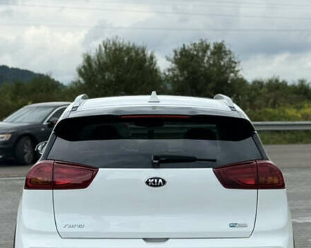 Белый Киа Niro, объемом двигателя 0 л и пробегом 63 тыс. км за 20500 $, фото 25 на Automoto.ua