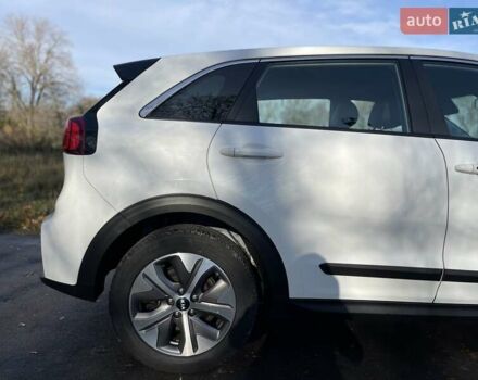 Белый Киа Niro, объемом двигателя 0 л и пробегом 96 тыс. км за 16800 $, фото 21 на Automoto.ua