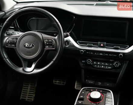 Киа Niro 2021 в Киеве на Automoto.ua Белый Киа Niro, объемом двигателя 0 л и пробегом 52 тыс. км за 18200 $, фото 12 на Automoto.ua