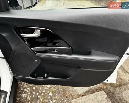 Белый Киа Niro, объемом двигателя 0 л и пробегом 160 тыс. км за 19400 $, фото 53 на Automoto.ua