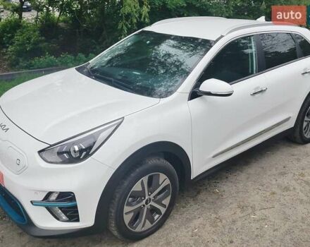 Білий Кіа Niro, об'ємом двигуна 0 л та пробігом 75 тис. км за 19700 $, фото 55 на Automoto.ua