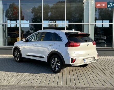 Білий Кіа Niro, об'ємом двигуна 1.58 л та пробігом 17 тис. км за 25900 $, фото 2 на Automoto.ua
