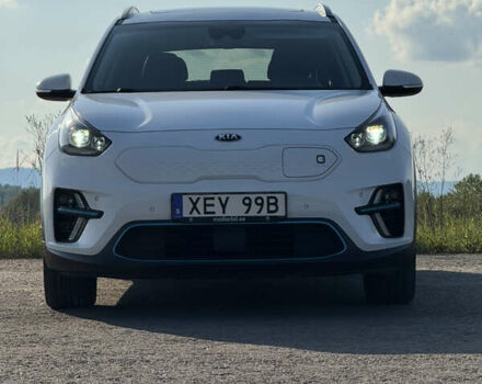 Білий Кіа Niro, об'ємом двигуна 0 л та пробігом 107 тис. км за 20900 $, фото 4 на Automoto.ua