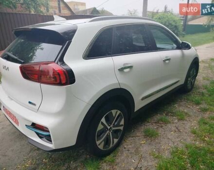 Білий Кіа Niro, об'ємом двигуна 0 л та пробігом 75 тис. км за 19700 $, фото 65 на Automoto.ua
