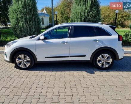 Белый Киа Niro, объемом двигателя 0 л и пробегом 65 тыс. км за 21750 $, фото 6 на Automoto.ua