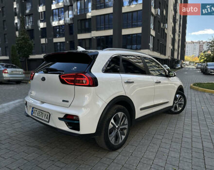 Білий Кіа Niro, об'ємом двигуна 0 л та пробігом 155 тис. км за 18300 $, фото 5 на Automoto.ua