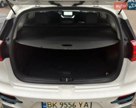 Білий Кіа Niro, об'ємом двигуна 0 л та пробігом 52 тис. км за 20500 $, фото 35 на Automoto.ua