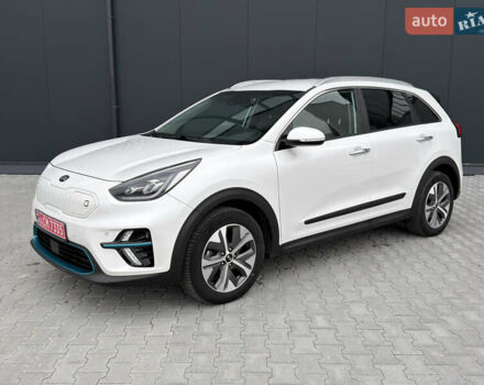 Белый Киа Niro, объемом двигателя 0 л и пробегом 39 тыс. км за 23400 $, фото 2 на Automoto.ua