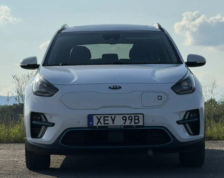 Білий Кіа Niro, об'ємом двигуна 0 л та пробігом 107 тис. км за 20900 $, фото 3 на Automoto.ua