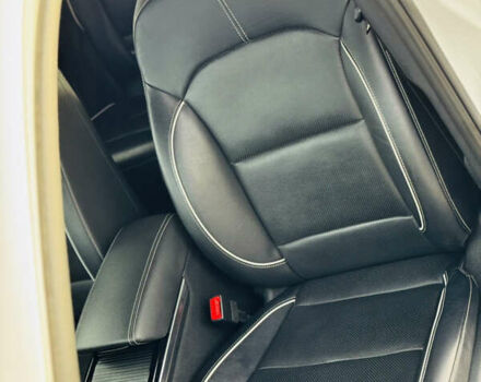 Білий Кіа Niro, об'ємом двигуна 0 л та пробігом 117 тис. км за 19750 $, фото 36 на Automoto.ua