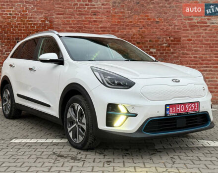 Білий Кіа Niro, об'ємом двигуна 0 л та пробігом 118 тис. км за 20500 $, фото 9 на Automoto.ua