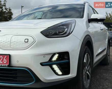 Білий Кіа Niro, об'ємом двигуна 0 л та пробігом 82 тис. км за 23266 $, фото 10 на Automoto.ua