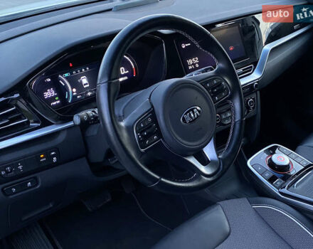 Білий Кіа Niro, об'ємом двигуна 0 л та пробігом 68 тис. км за 20750 $, фото 29 на Automoto.ua