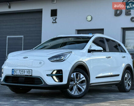 Белый Киа Niro, объемом двигателя 0 л и пробегом 80 тыс. км за 17800 $, фото 4 на Automoto.ua