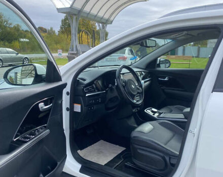 Белый Киа Niro, объемом двигателя 0 л и пробегом 120 тыс. км за 17700 $, фото 10 на Automoto.ua