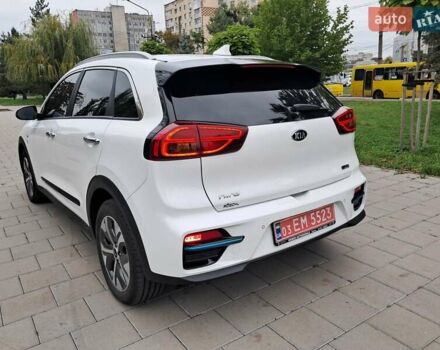 Білий Кіа Niro, об'ємом двигуна 0 л та пробігом 60 тис. км за 22900 $, фото 45 на Automoto.ua