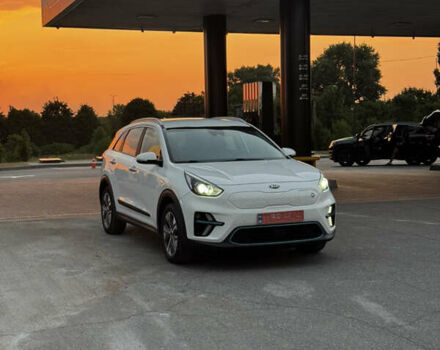 Білий Кіа Niro, об'ємом двигуна 0 л та пробігом 117 тис. км за 17000 $, фото 3 на Automoto.ua