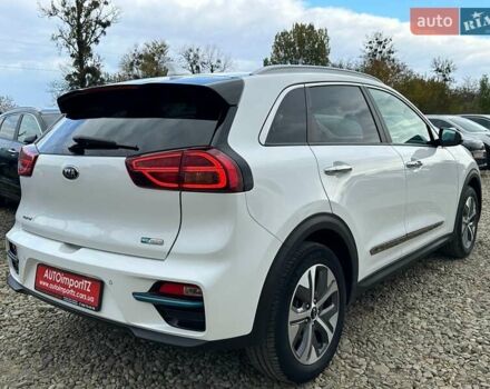 Білий Кіа Niro, об'ємом двигуна 0 л та пробігом 62 тис. км за 24500 $, фото 24 на Automoto.ua