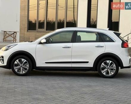 Белый Киа Niro, объемом двигателя 0 л и пробегом 179 тыс. км за 17800 $, фото 5 на Automoto.ua