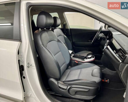 Белый Киа Niro, объемом двигателя 0 л и пробегом 164 тыс. км за 17750 $, фото 66 на Automoto.ua