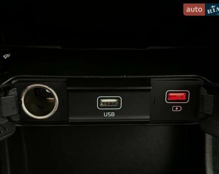 Білий Кіа Niro, об'ємом двигуна 0 л та пробігом 35 тис. км за 24400 $, фото 75 на Automoto.ua