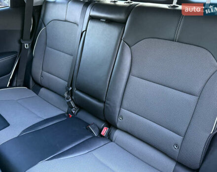 Белый Киа Niro, объемом двигателя 0 л и пробегом 80 тыс. км за 17800 $, фото 61 на Automoto.ua